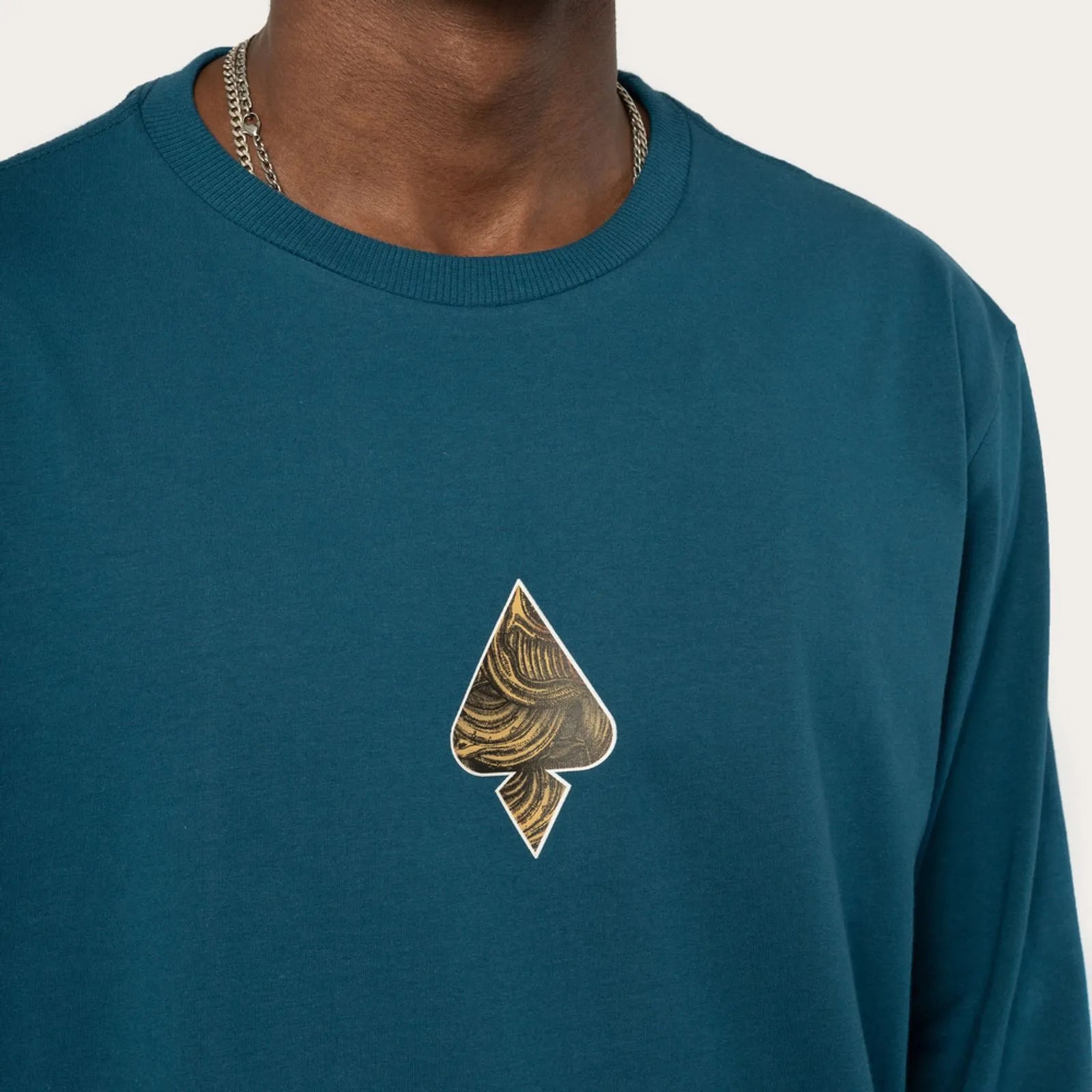 Camiseta Regular Manga Longa MCD Leviathan Pipa