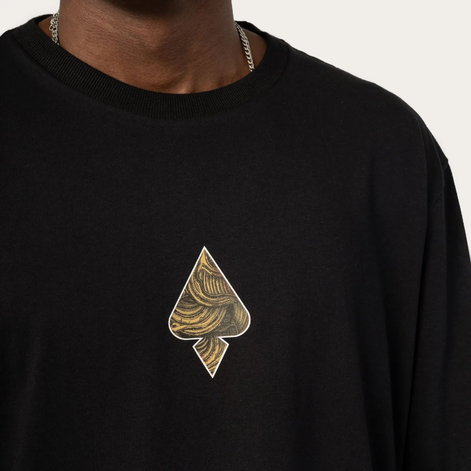 Camiseta Regular Manga Longa MCD Leviathan Pipa