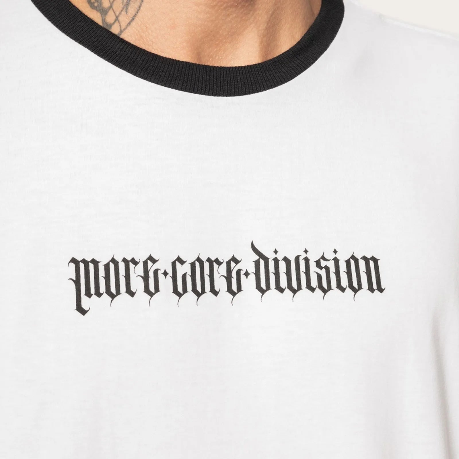 Camiseta Especial Manga Longa MCD Leviathan