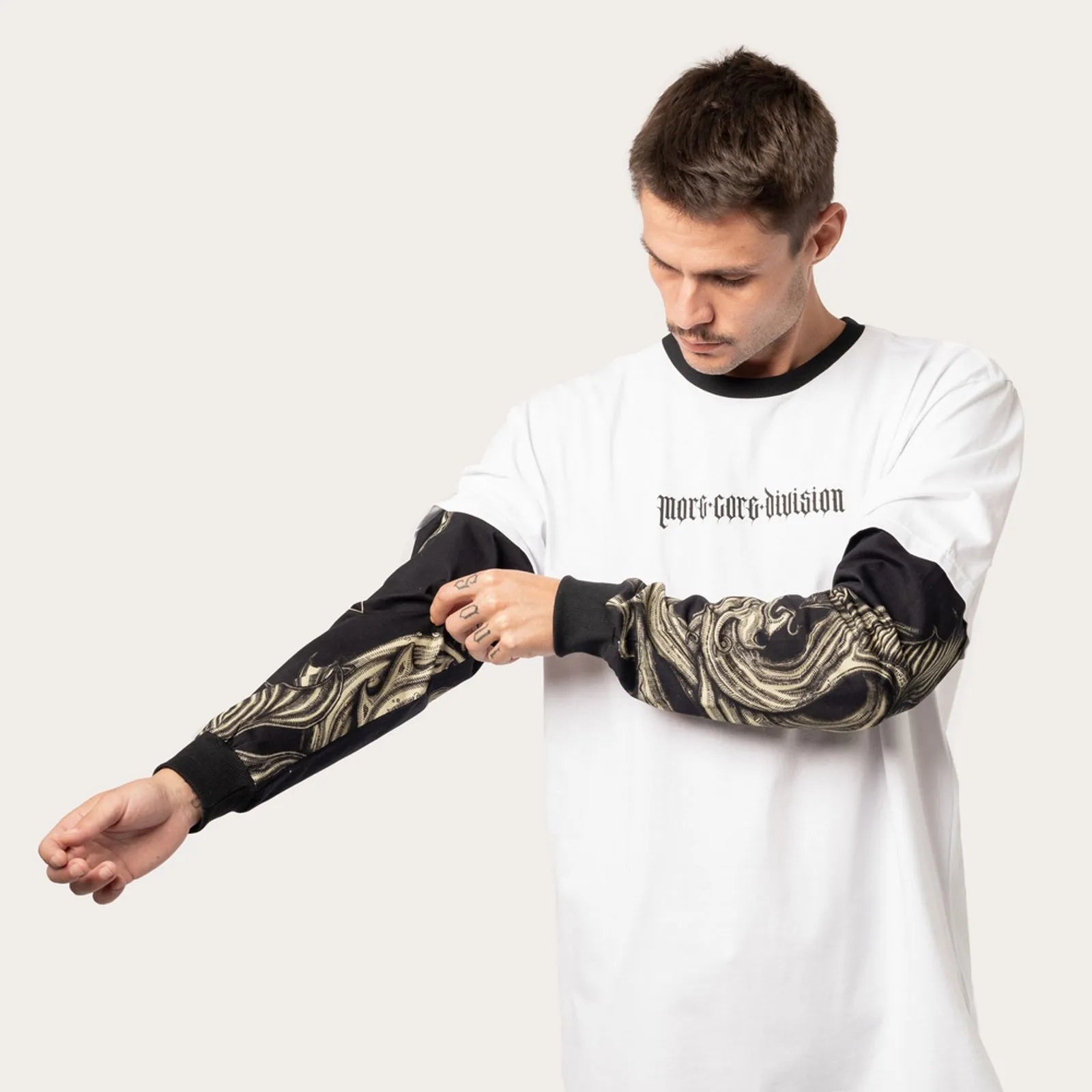 Camiseta Especial Manga Longa MCD Leviathan