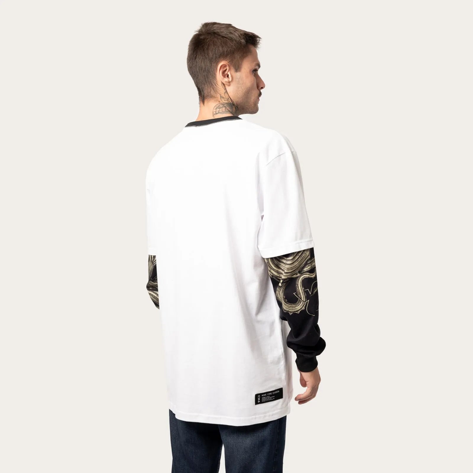 Camiseta Especial Manga Longa MCD Leviathan