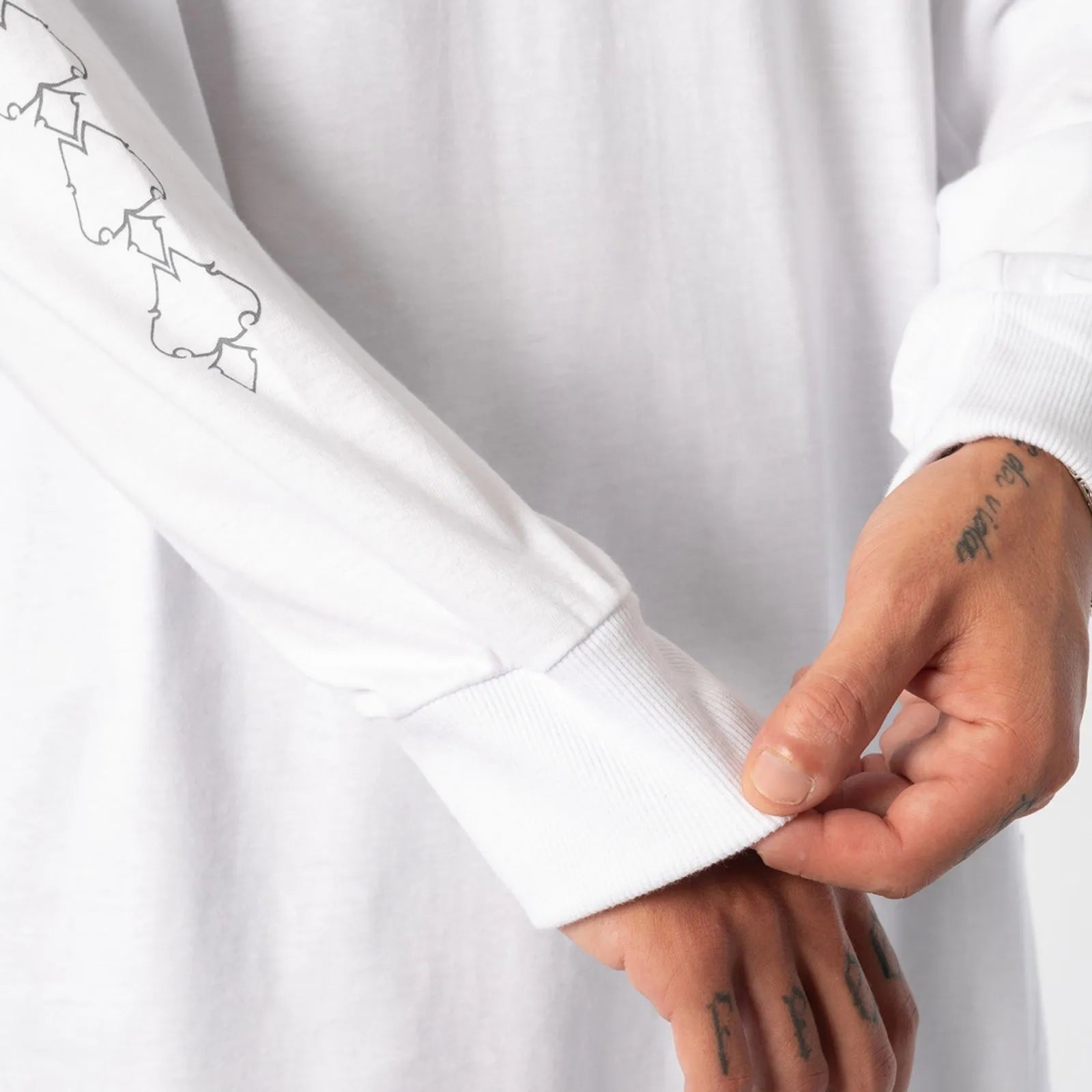 Camiseta Regular Manga Longa MCD Apocalipse