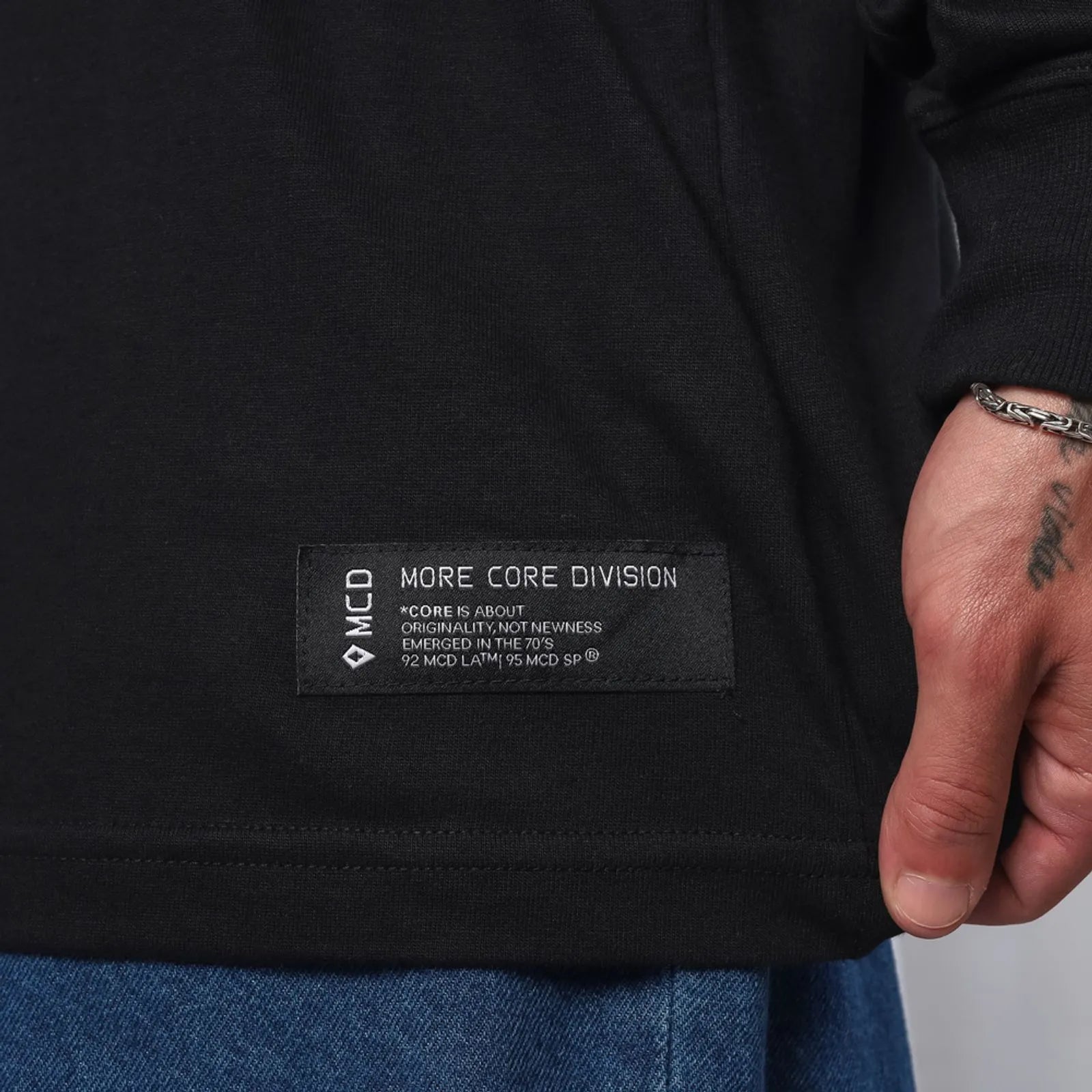 Camiseta Especial Manga Longa MCD Escorpion