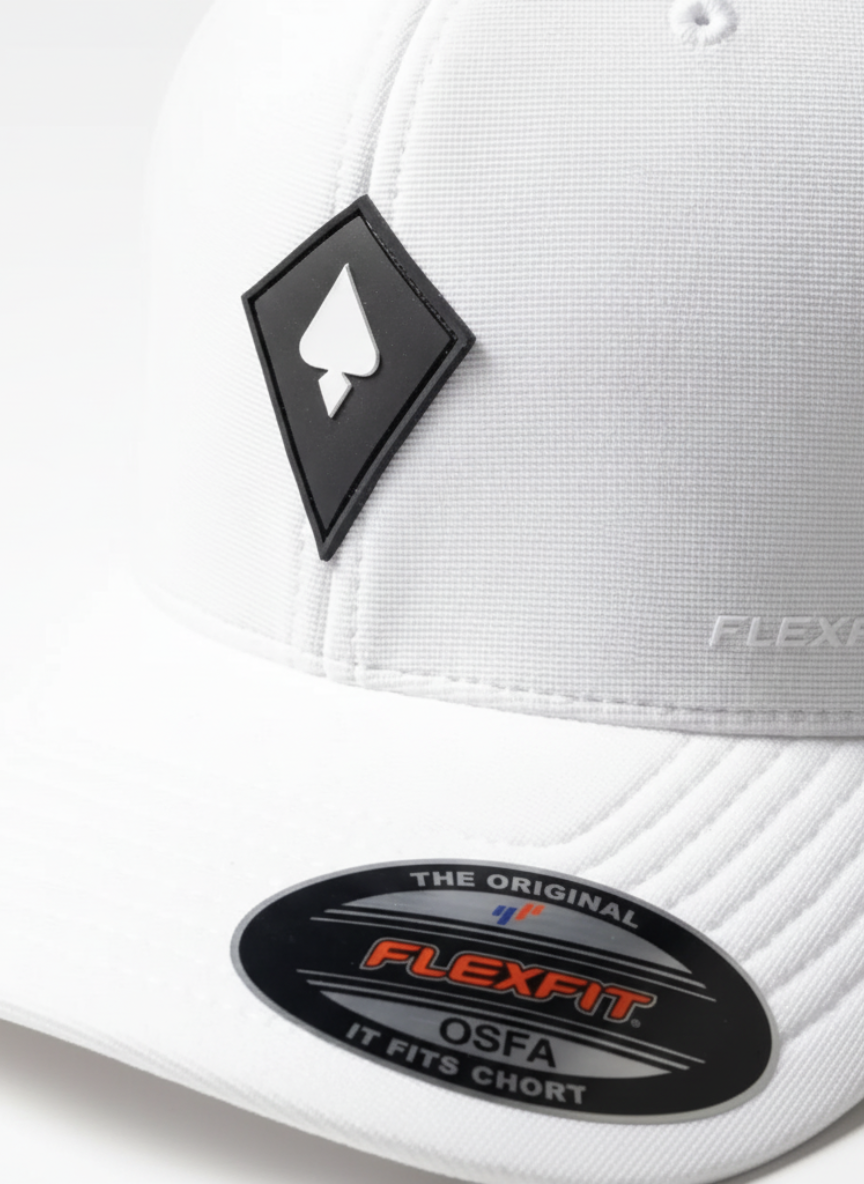Boné MCD PIPA - Flexfit Aba Curva - Branco