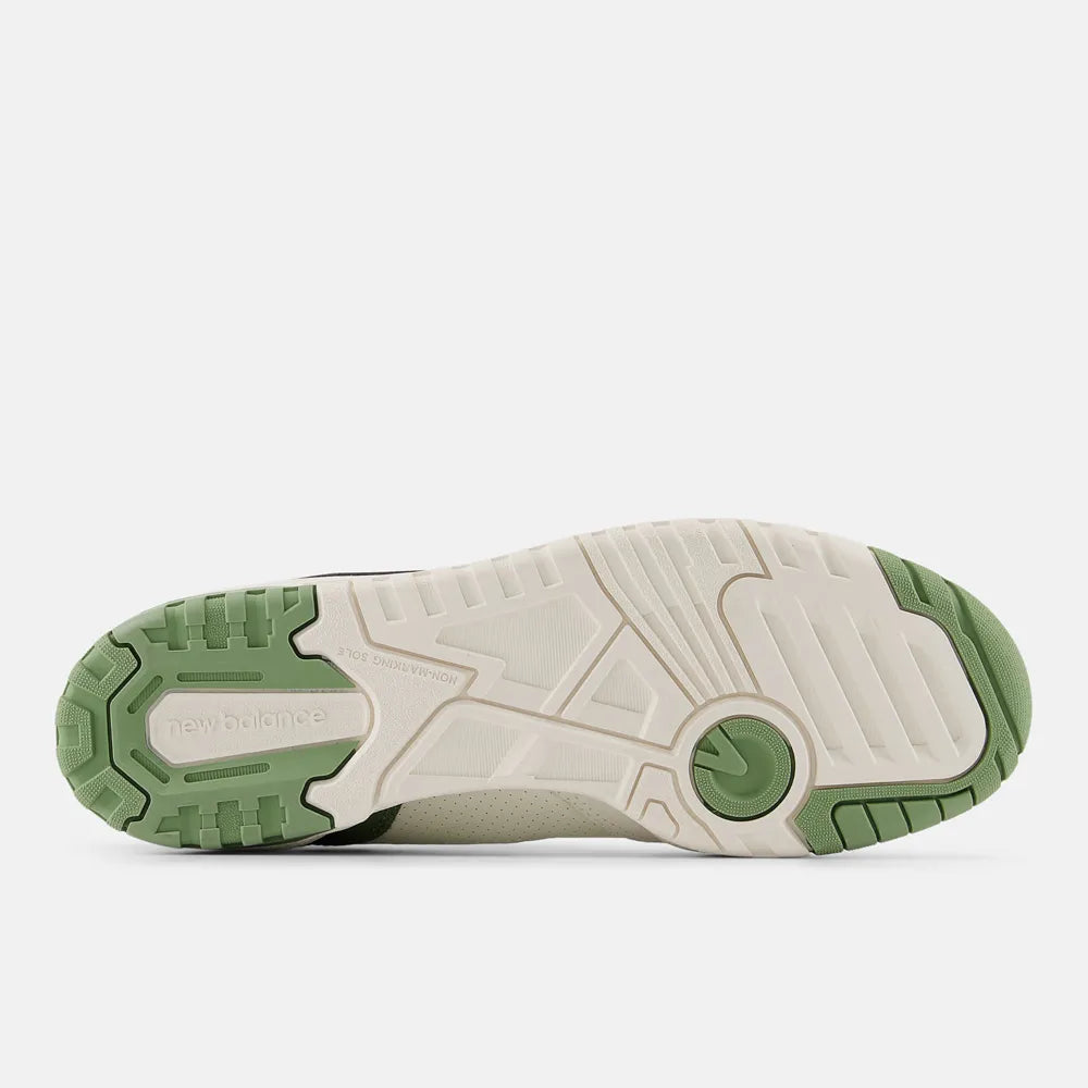 Tênis NEW BALANCE 550 Masculino - Bege Claro/Verde