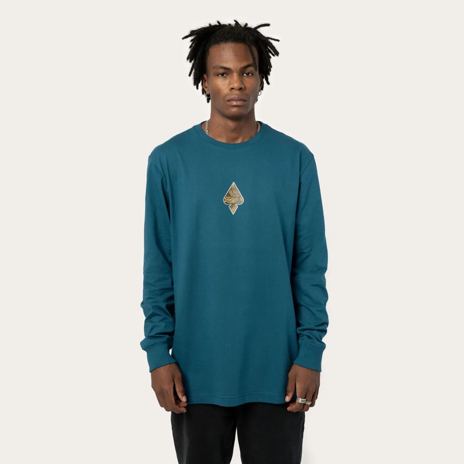 Camiseta Regular Manga Longa MCD Leviathan Pipa