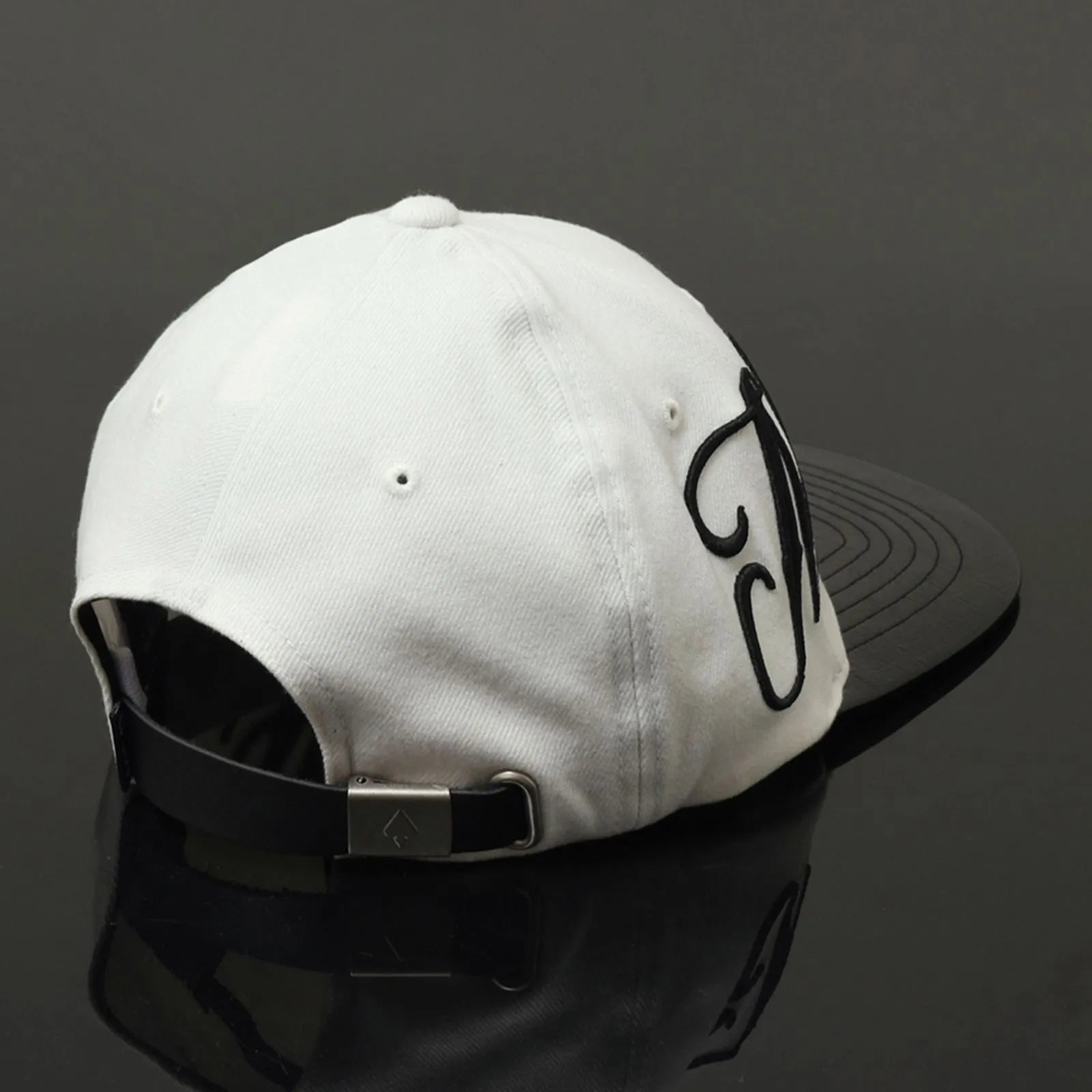 Boné MCD Aba Reta Strap Flexfit - Branco