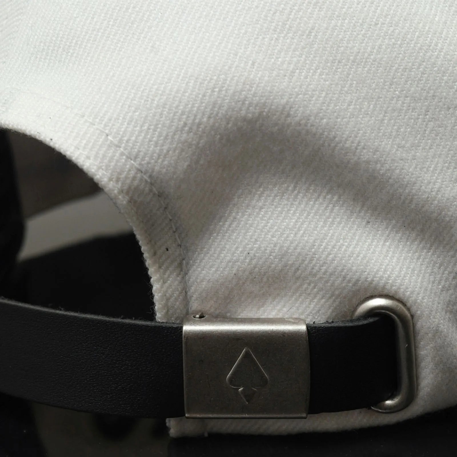 Boné MCD Aba Reta Strap Flexfit - Branco