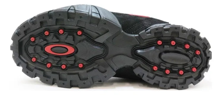 Tênis OAKLEY Attack - Preto/vermelho