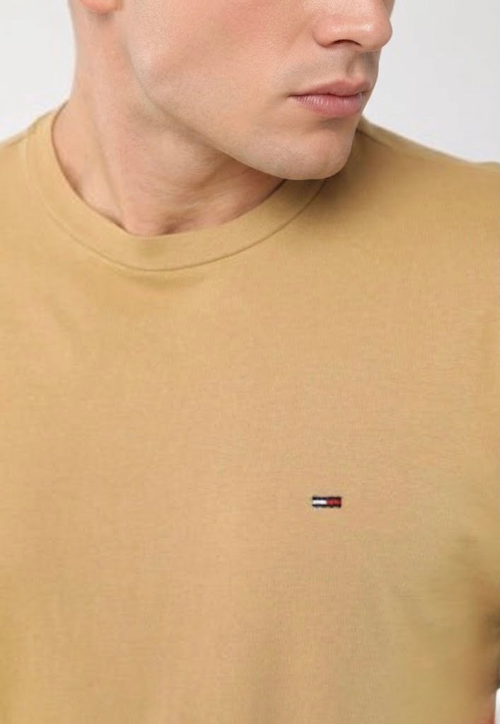 Camiseta clássica Gola C Tommy Jeans - Caramelo