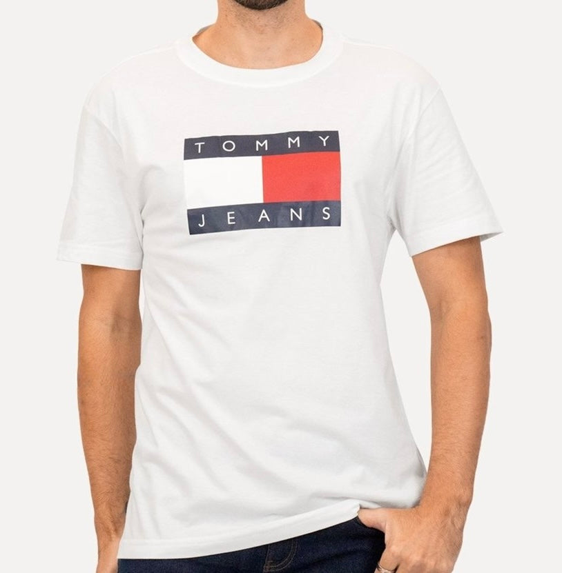 Camiseta Tommy Jeans Regular Skate Flag - Off White