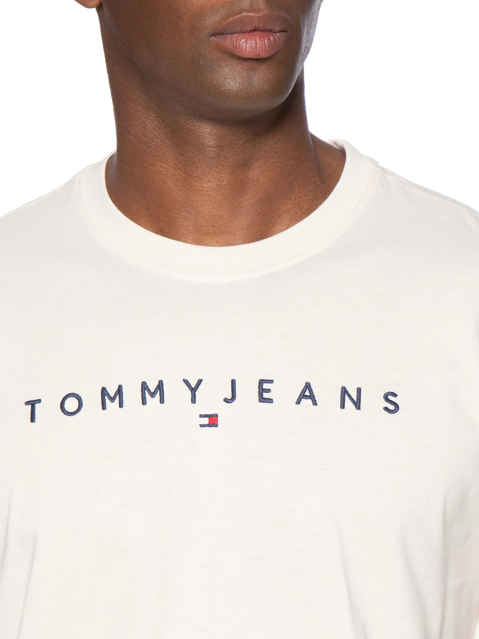 Camiseta Tommy Jeans Logo Bordado - off white