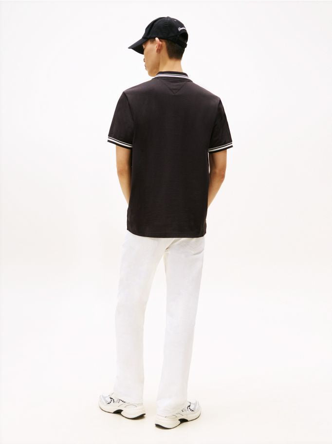 Polo Tommy Jeans Regular Fit Com Friso - Preto