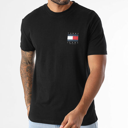 Camiseta Tommy Jeans flag back print graphic - Preto