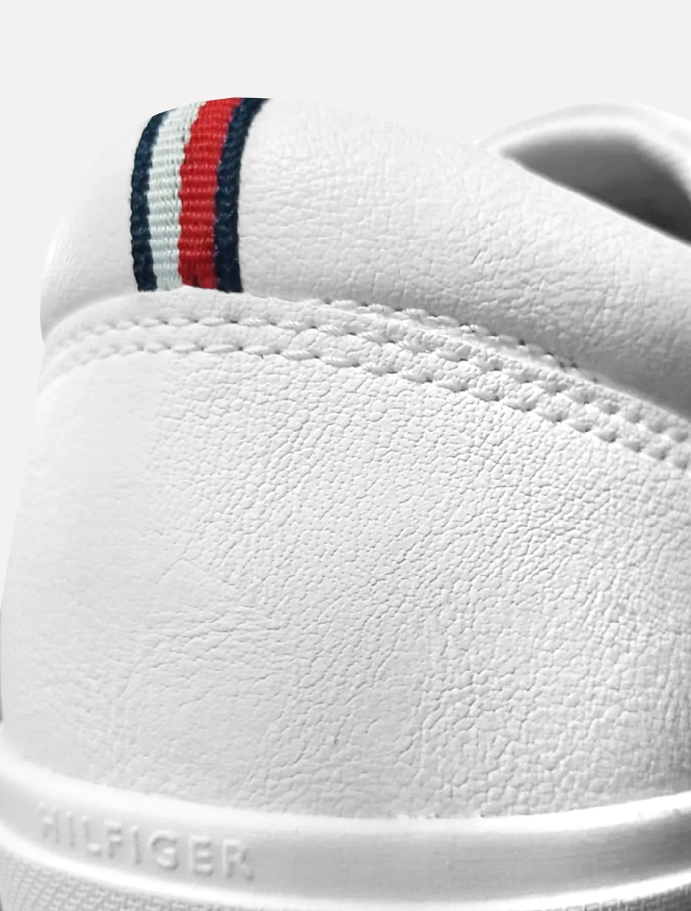 Tênis TOMMY HILFIGER - Couro Harrison 5D5 Branco